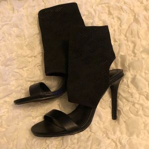 NWOT Charles by Charles David 5.5 mesh booty pumps